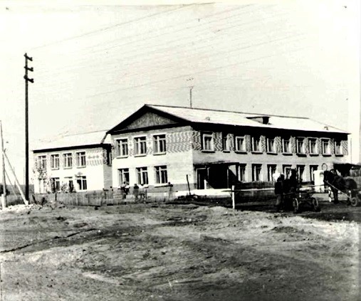 Здание Бобровской участковой больницы. Ф.1-Ф.Оп.1.Д.175